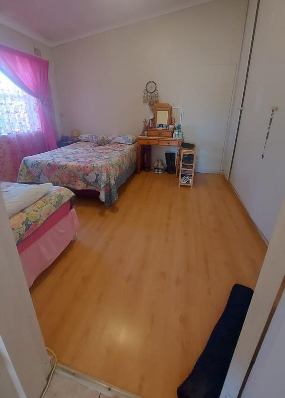 2 Bedroom Property for Sale in Goodwood Central Western Cape